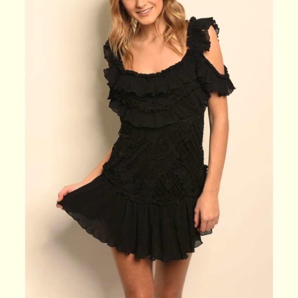 NWT Black Lace Ruffle Off-Shoulder Dress, Sz. M - Picture 2 of 4